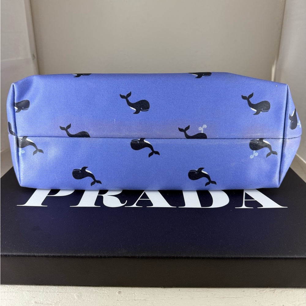 kate spade Blue Whale-Print Tote with Black Handles - Picture 5 of 8